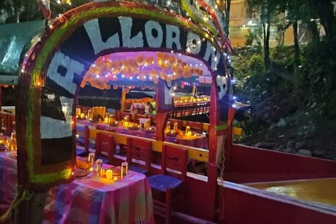 Day of the Dead Night in Xochimilco: Dinner & beer tasting - Who should book this Xochimilco Day of the Dead boat night