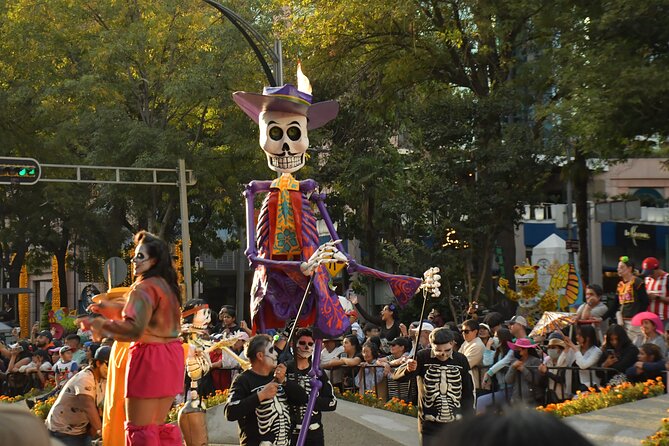 Day of the Dead Tour in Mexico City - The Panteón at night: where the meaning becomes real