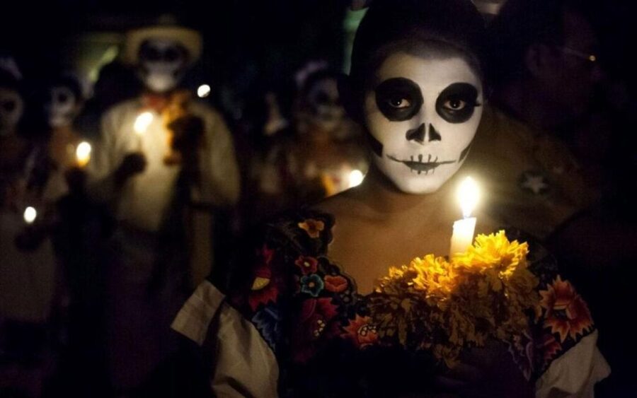 Day of the Dead Tour in San Andres Míxquic From Mexico City - What you actually see in Mixquic: streets, symbols, and ofrendas