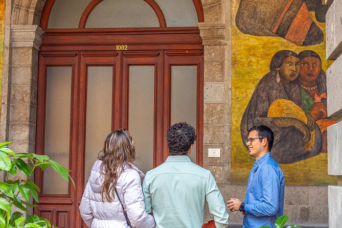 Diego Rivera at the Living Museum of Muralism - Entering Museo Vivo del Muralismo: free admission, then pay attention