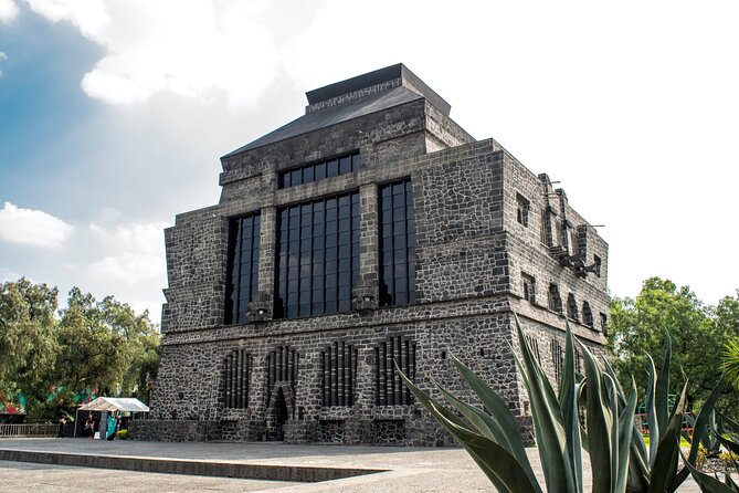 Diego Rivera Studio & UNAM Murals Tour with Admission Tickets - Should you book the Diego Rivera studio and UNAM murals tour?