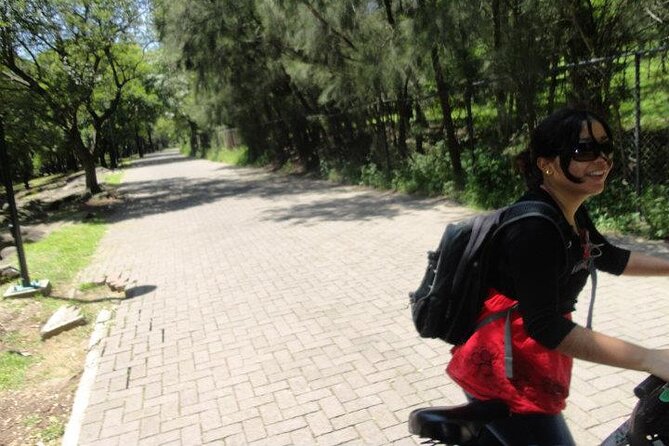 Discover Mexico City by Bike: Chapultepec to Downtown Tour! - Rolling Toward Downtown: The Ride Between Two Worlds