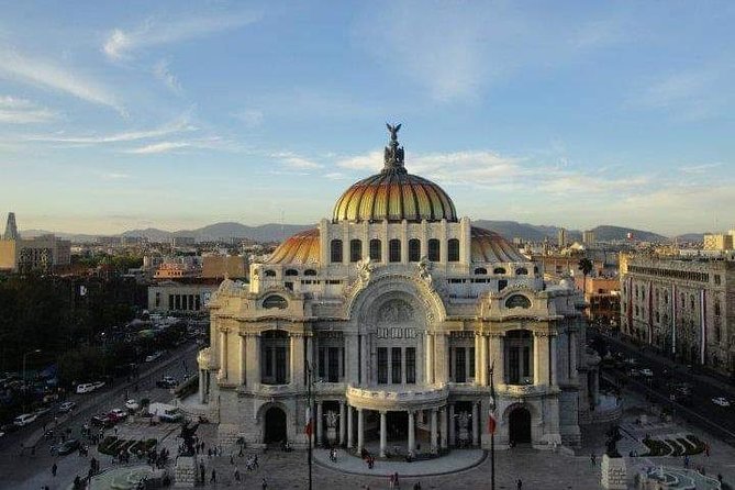 Discover Mexico City by Bike: Chapultepec to Downtown Tour! - Meet José: The Small-Group Guide Effect
