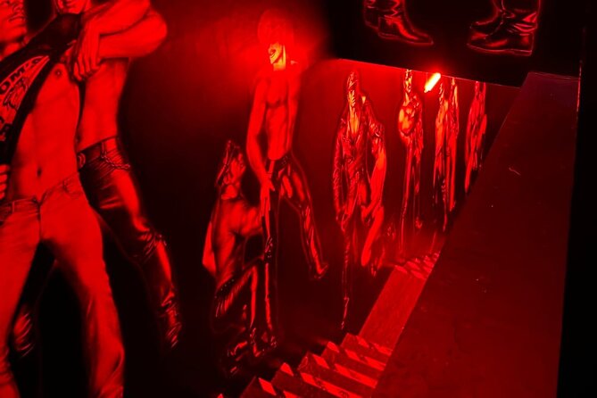 Discover Mexico City’s (CDMX) Gay (LGBTQ) Hotspots Guided Tour - Palacio de Bellas Artes: photo stop and the center-city LGBTQ vibe shift