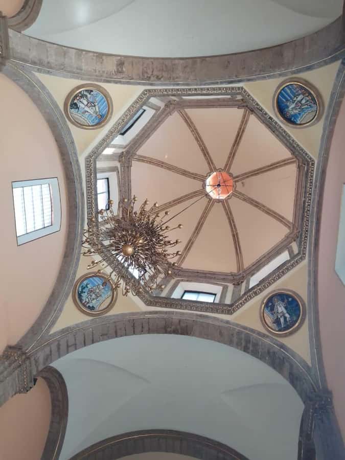 Discover the iconic Basilica of Guadalupe in Mexico City. - New and old basilicas: what you’re really seeing