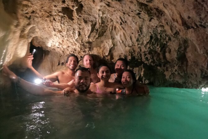 Early & Express Tolantongo Hot Springs - First Stop at Grutas Tolantongo: Arrive Near Opening and Move Fast