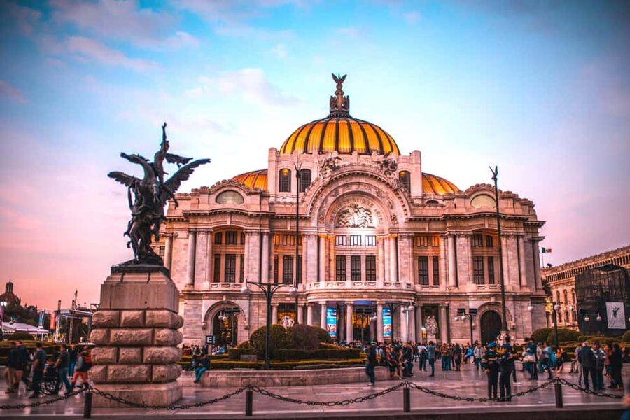 Enjoy the Folkloric Ballet at the Palacio de Bellas Artes - The Evening Flow: Pickup, Arrival Timing, and Theater Rules