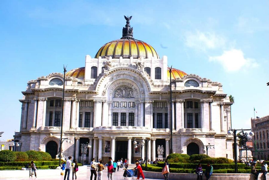 Enjoy the Folkloric Ballet at the Palacio de Bellas Artes - Tips That Help You Enjoy the Show More