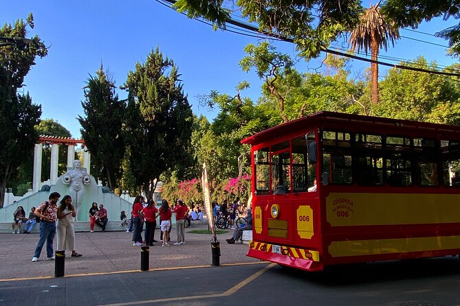 Epic Condesa and Roma Norte Walking Tour - Meeting at El Moro and Timing Your 4.5 Hours