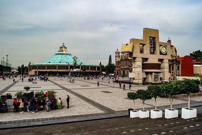 EXCLUSIVE TOUR Basilica of Guadeloupe – small groups - Tepeyac on foot: hill enclosures, medicinal waters, and the apparition tradition