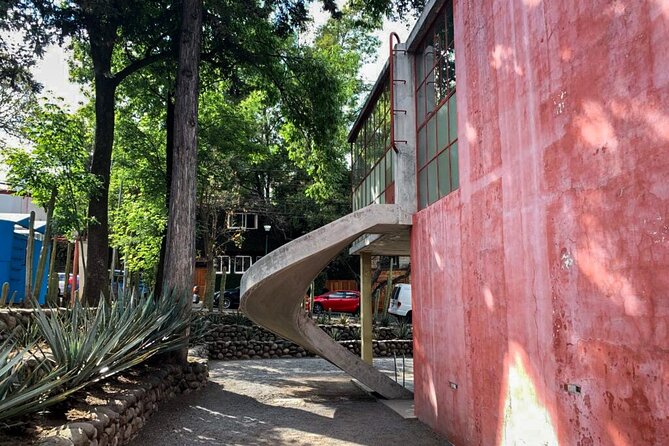 EXCLUSIVE TOUR Casa Estudio Frida Kahlo-Diego Rivera Small Groups - Inside the Walkthrough: What You’ll Notice From Room to Room