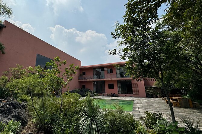 EXCLUSIVE TOUR Luis Barragán Casa Pedregal - small groups - Casa Pedregal: why Barragán’s colors feel calm in Mexico City