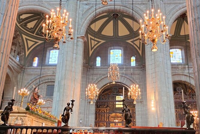 EXCLUSIVE TOUR Metropolitan Cathedral - Small Groups - Entering the Metropolitan Cathedral: chapels, Altar of the Kings, and choir area