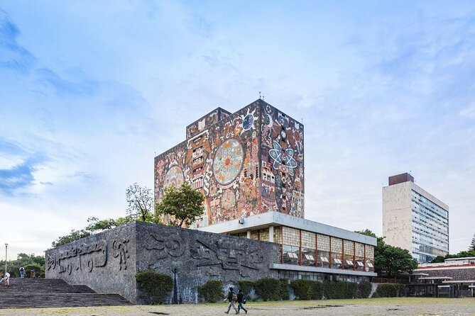 EXCLUSIVE TOUR: Murals+Ciudad Universitaria Stadium-small groups - UNAM’s UNESCO campus: why 2 hours here feels like a full story