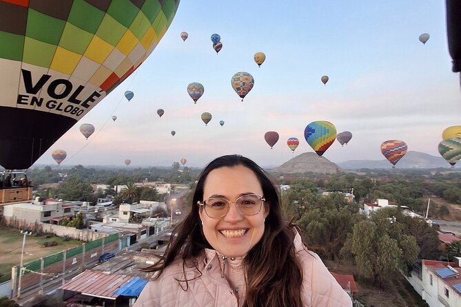 Flight in Globe, visit archaeological area, breakfast and transport - One-hour hot air balloon flight: the payoff above the pyramids