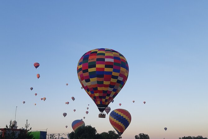 Flight in Globe, visit archaeological area, breakfast and transport - The ride to Teotihuacan: what that 3-hour transit means