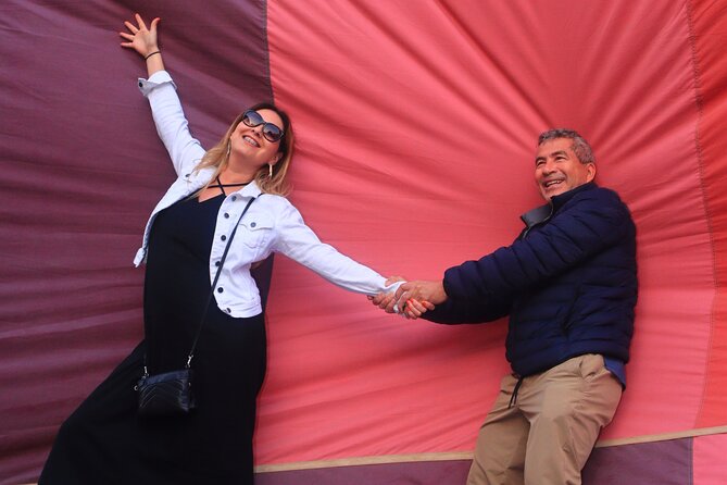 Flight in Globo Teotihuacan with Transportation - Safety and the team touch: Mario and Paulette