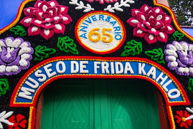 Frida Kahlo Museum : all the different options with an expert - Mercado del Carmen: street food you can actually make sense of