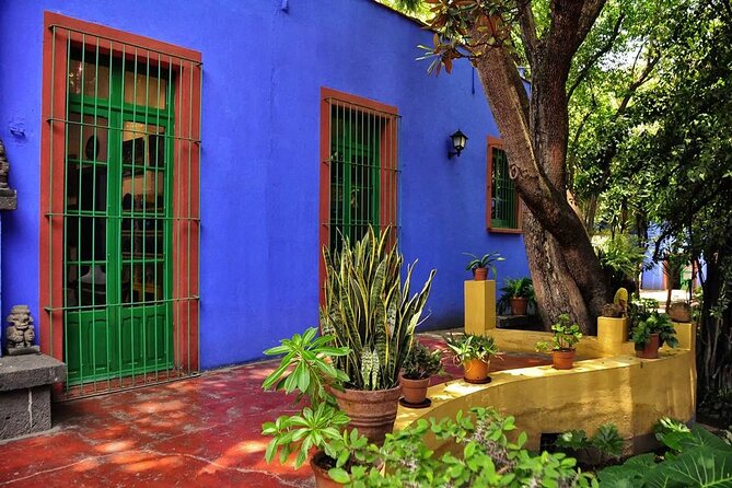 Frida Kahlo Museum Tour: A Journey Through Art and Legacy - Museo Casa Kahlo (Casa Roja): what you’ll actually see and why it lands