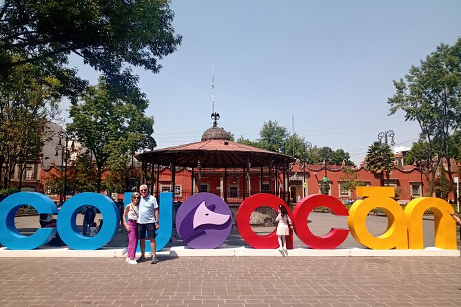 Frida Kahlo Museum Tour: A Journey Through Art and Legacy - Plaza Hidalgo walking tour: get your bearings before the museum rooms