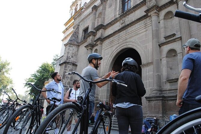 Frida Kahlo VIP - Bike & Churros [Museum Tickets Included] - Getting Oriented in Coyoacán With the Bike Start