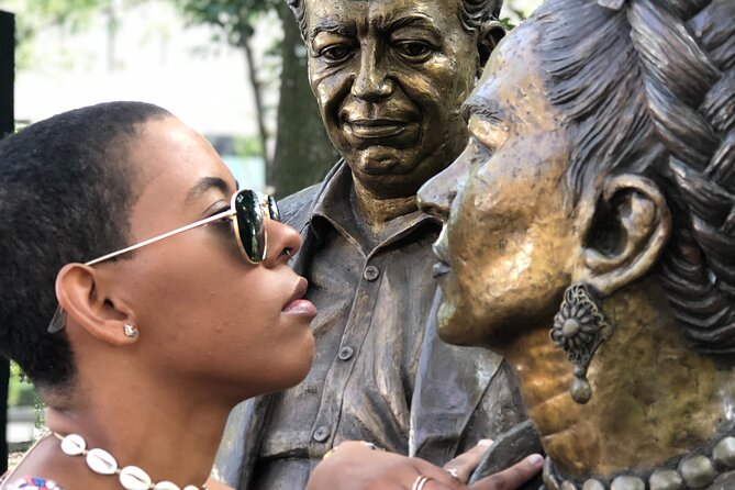 Frida Kahlo VIP [Museum Tickets Included] Walk, Markets & Churros - Parque Frida Kalho: Ahuehuete Trees and the Feeling of Time