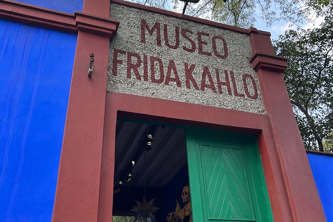 Frida Khalo Museum with Transportation and Culinary Experience - Small Group Size (Max 10): Why It Matters