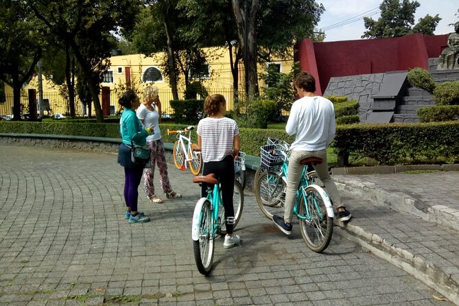 Frida's Heart Guided Biking Tour in Coyoacán - Snacks on the route: street-food breaks that keep the pace easy
