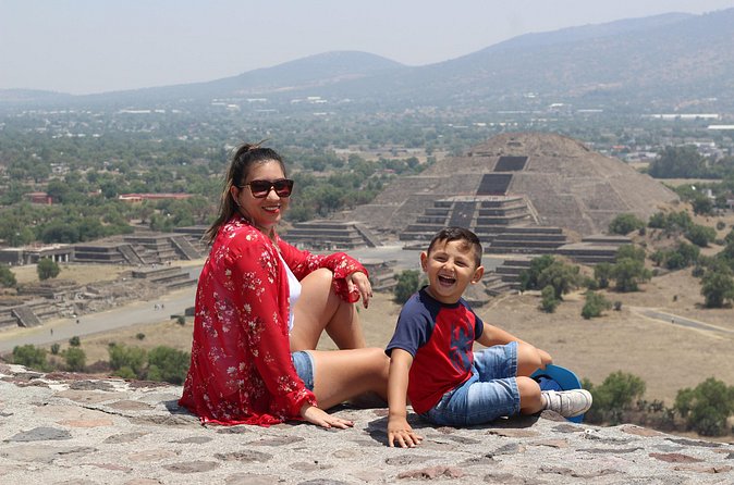 From cdmx: Teotihuacan and Basilica of Guadalupe all inclusive - Basilica de Guadalupe: old Baroque meets modern circle