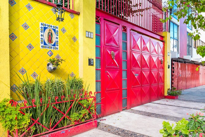 From cdmx: Tour in Coyoacan and Xochimilco all inclusive - A Reforma meeting point with easy start vibes