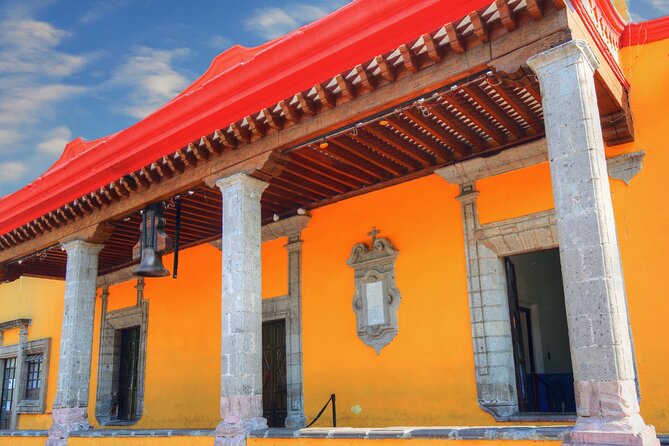 From cdmx: Tour in Coyoacan and Xochimilco all inclusive - Xochimilco the classic way: trajinera ride + market browsing