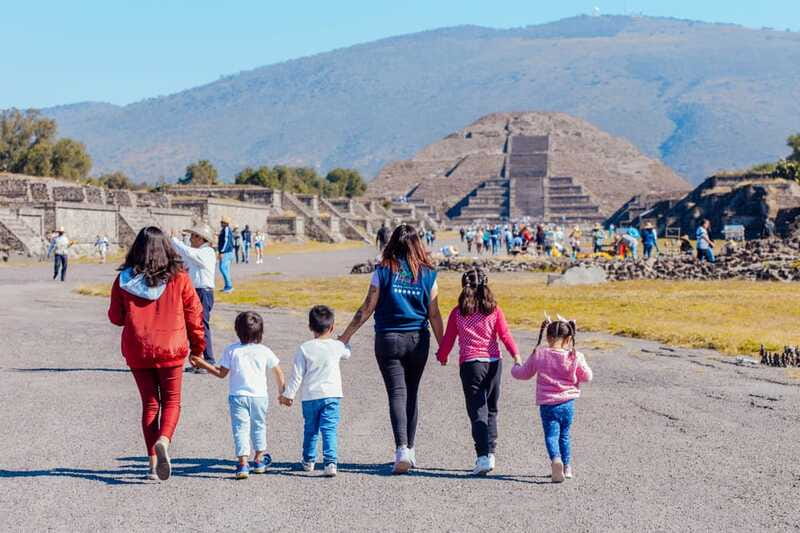 From Mexico City: Teotihuacan Tour & Reino Animal For Kids - What to bring and how to keep everyone comfortable