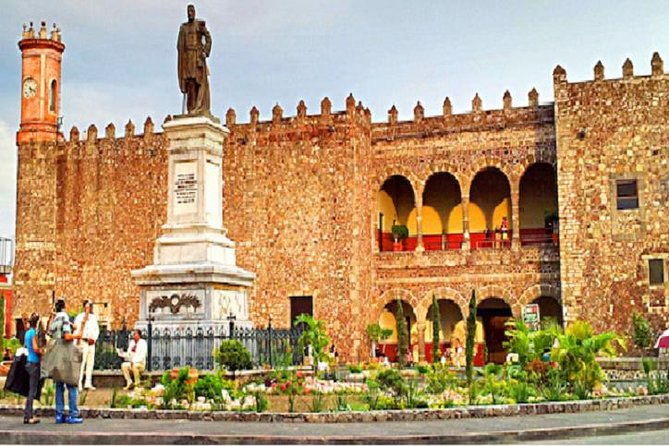 Full Day: Taxco and Cuernavaca - Stop 3: Santa Prisca de Taxco, built in pink quarry