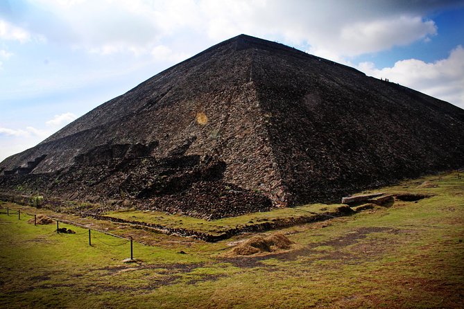 Full-Day Teotihuacan & Basilica Guadalupe Tour - Shopping stops and lunch time: how to avoid the day getting lopsided