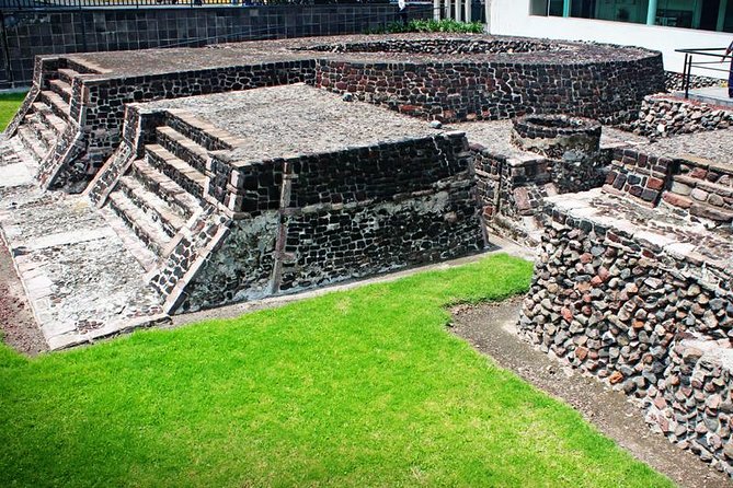 Full-Day Teotihuacan & Basilica Guadalupe Tour - What to pack for sun, stairs, and serious walking