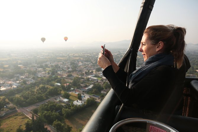 Full-Day Teotihuacan Hot Air Balloon Tour from Mexico City Including Transport - The big picture: a balloon flight plus real time at Teotihuacan