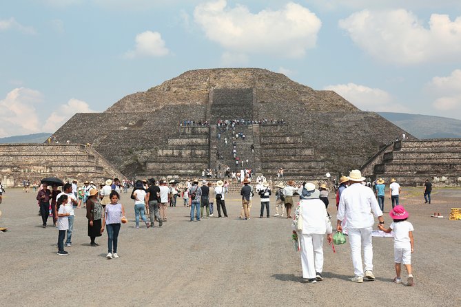 Full-Day Teotihuacan Hot Air Balloon Tour from Mexico City Including Transport - Food, comfort, and what to pack for cold dawn and warm flight temps