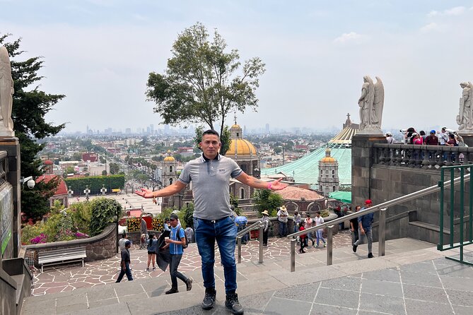 Full Visit of the Virgin of Guadalupe's village in private tour - Old and First Basílica: where the complex deepens