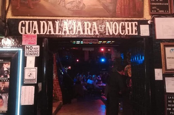 Garibaldi Night Tour - Stop 2: Guadalajara de Noche, the show, and your included drink