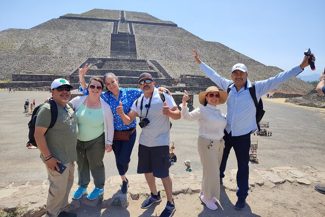 Group reduced to Pyramids of Teotihuacan and Basilica of Guadalupe - El Jaguar for Lunch: Budget Time, Not Just Food Time