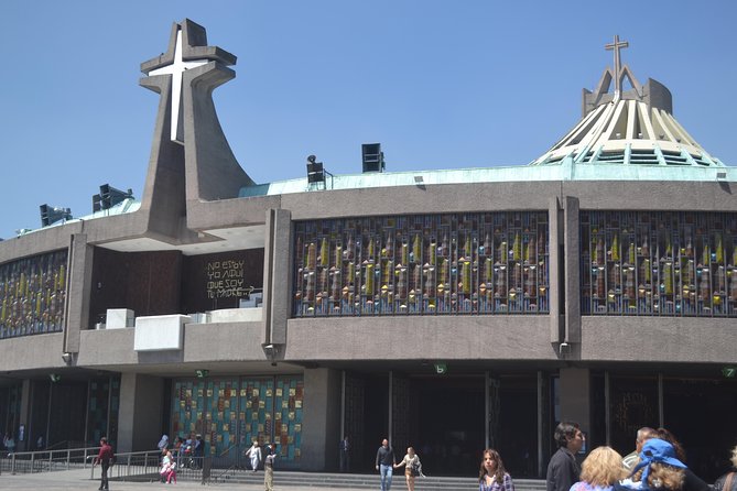 Guadalupe Shrine Tour - Basílica Nueva (1976): a circular design built for shared viewing