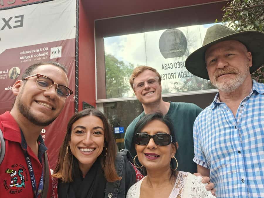 Guided Tour Coyoacan neighborhood and Leon Trotsky Museum - Coyoacán Market: where the tour becomes food-and-people real