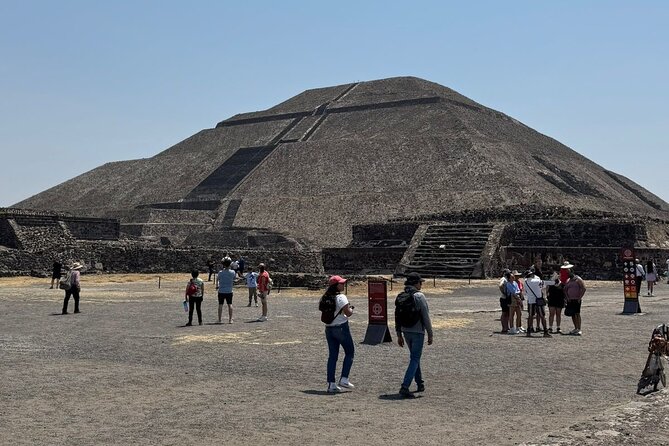 Guided tour EN Teotihuacan - Breakfast EN cave-round transport - How this Teotihuacán tour feels in real life