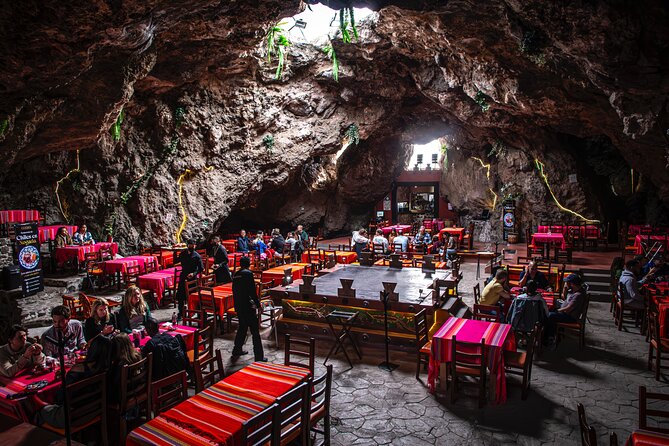 Guided Tour in Pyramids + Transportation + Breakfast in Cueva - Breakfast in a pre-Hispanic cave at La Cueva Teotihuacán