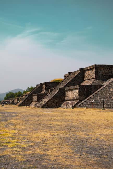 Guided tour of Mexico City: Teotihuacan, Guadalupe, and the Mexica city of Tlatelolco - Pickup in Mexico City: two easy meeting points