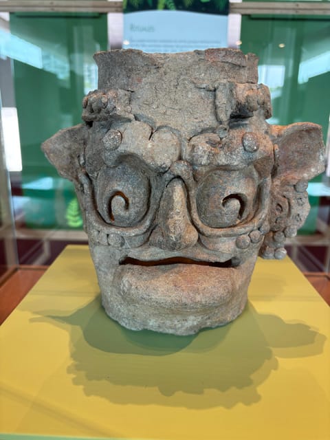 Guided Tour of the Museum of Anthropology - Edith and Hector: what a great guide changes in your experience