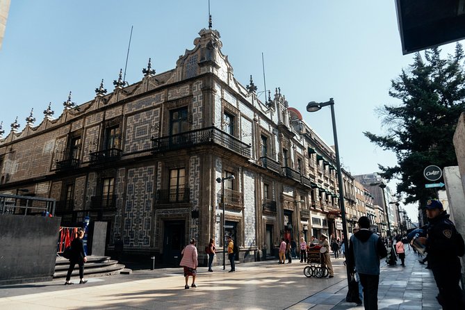 Highlights & Hidden Gems With Locals: Best of Mexico City Private Tour - A 3-hour private walk through Mexico City’s historic spine