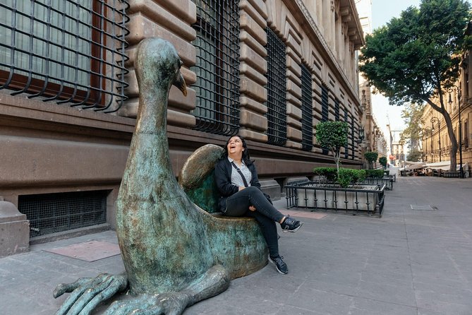 Highlights & Hidden Gems With Locals: Best of Mexico City Private Tour - The included local drink/tasting (and why it matters)