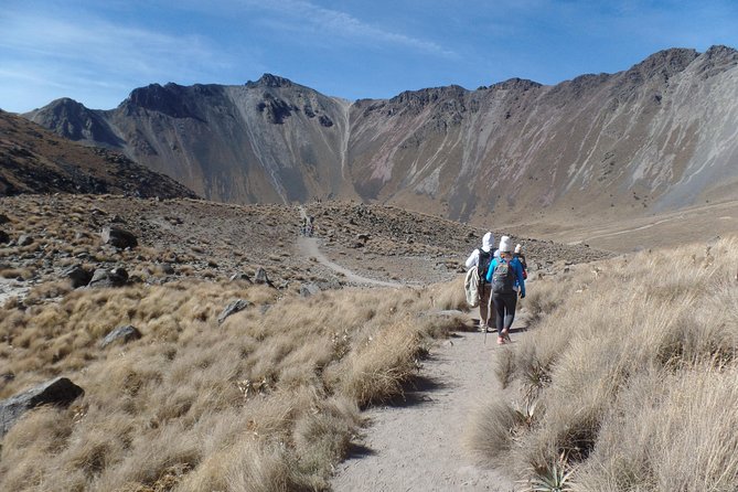 Hike at Nevado de Toluca Volcano - Stop at Nevado de Toluca: what the day feels like on the ground