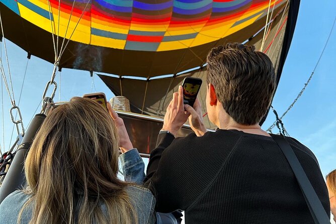 Hot Air Balloon Ride & Guided tour in Teotihuacan - Balloon prep and the shared flight over the Teotihuacán Valley